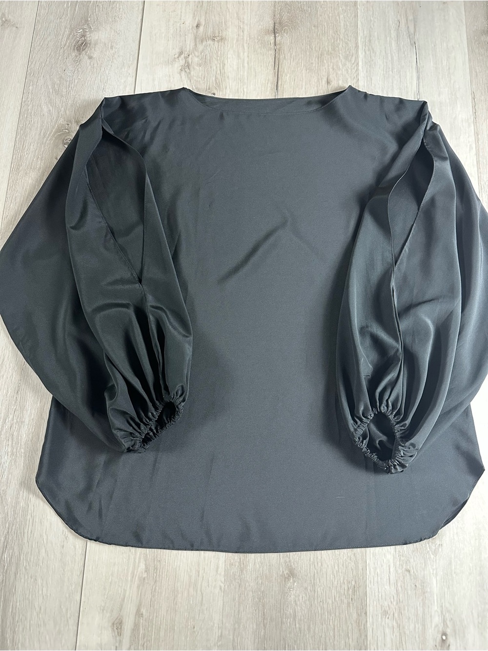 Styled by Tomorrow’s Dream Boat Neckline w/Split Cape Sleeves Black Size 36